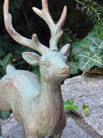Preview: Hirsch Benjy stehend, Polyresin, antik-grün