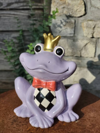 Keramik Frosch Fridolin mit Krone und Mascherl, flieder