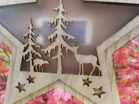 Preview: LED Holzstern Marnie, Hirsch Tanne