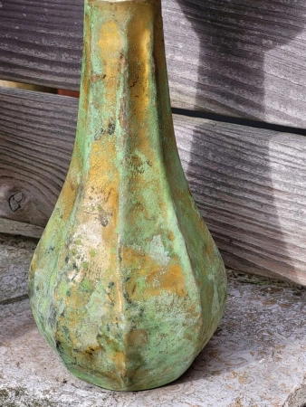 Metallvase Isla, birnenförmig, antik grün