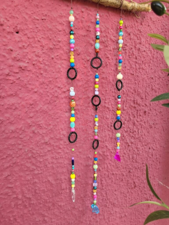 Mobile pure Lebensfreude, bunt mit schwarzen Ringen