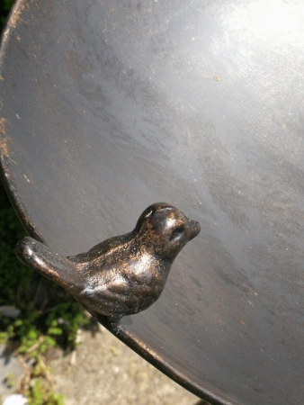 Pflanzschale mit Vogel, schwarz-patiniert