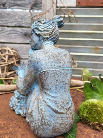 Polyresin Blumenfee Nirata, sitzend