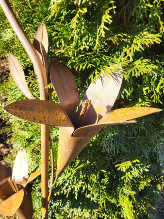 Preview: Edelrostoptik Rankstab Blüten, Lilien