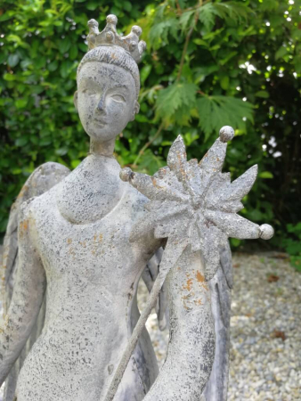 Dekoengel Elisabeth mit Schneeflockenstab, grau
