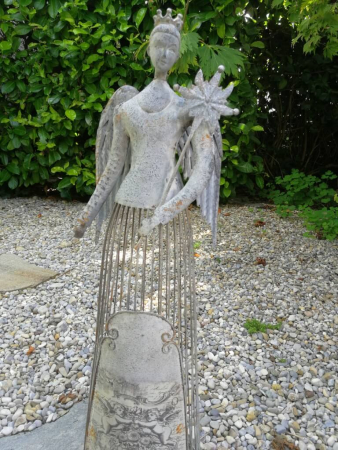 Schöne Engelfigur Kugel Gusseisen Garten Skulptur Deko Putte Rost Flügel Hallo 