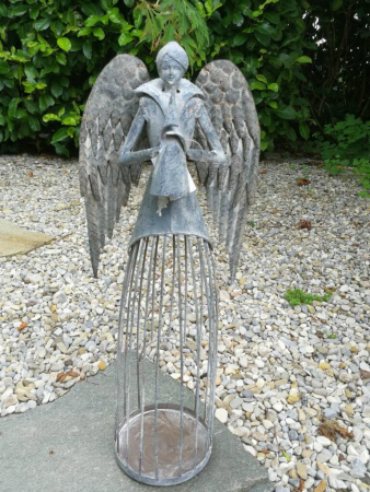 Preview: Dekoengel Lisa mit Trompete, grau