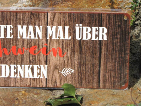 Preview: Shabby Chic Metallspruchschild über Glühwein nachdenken