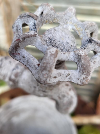 Shabby Chic Pflanztopf mit Wasserhahn, rund