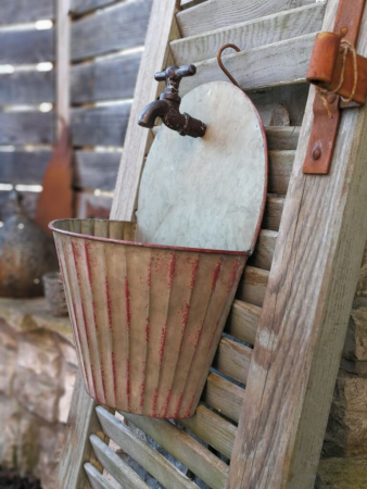 Zink Wandeimer mit Wasserhahn, Vintage, grau-rot