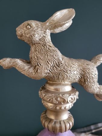 Ständer Ei mit Hase, Minny, flieder-gold