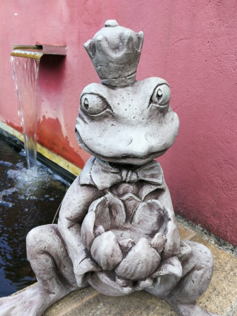 Froschkönig Freddy, Steinguss