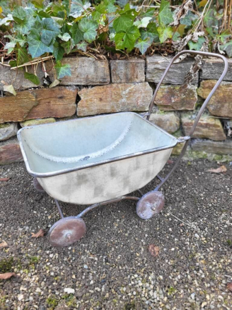 Shabby Chic Kinderwagen zum Bepflanzen