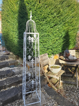 Vintage Rankobelisk Misio, grau