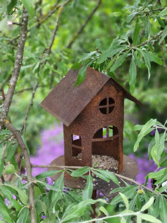 Edelrost Vogelhaus mit Steg