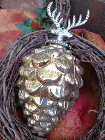 Preview: Christbaumkugel Zapfen Fyrre mit Hirsch, antikgold glänzend