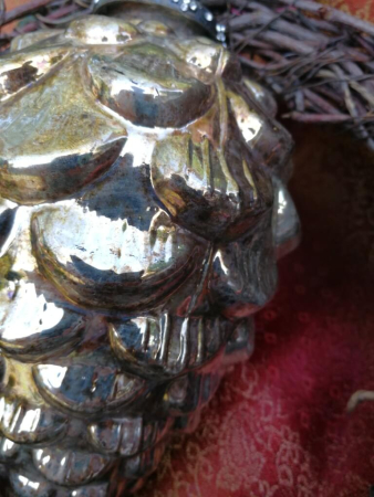 Preview: Christbaumkugel Zapfen Fyrre mit Hirsch, antikgold glänzend