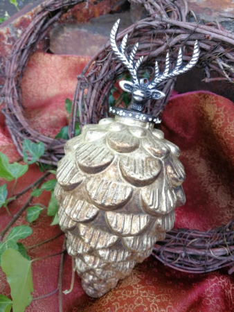 Christbaumkugel Zapfen Fyrre mit Hirsch, antikgold matt