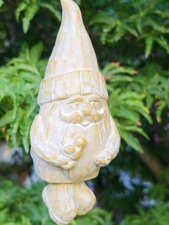 Weihnachtswichtel mit Vogel links, natur, Polyresin