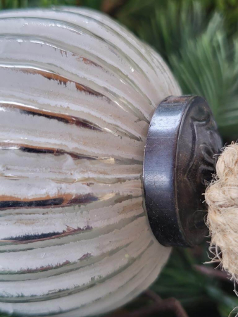 Preview: Weihnachtskugel Zapfen weiß-silber, klein