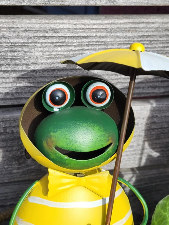 Metall Zaunhocker Frosch, Regenschirm rechts