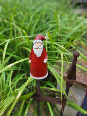 Zaunhocker Weihnachtsmann Klaus, Polyresin, frostfest