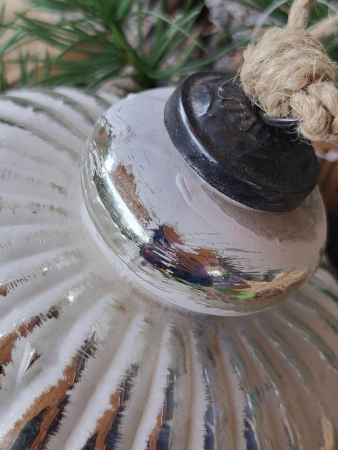 Preview: Weihnachtskugel Zapfen weiß-silber, groß