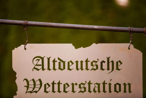 Altdeutsche Wetterstation blank mit Akazien Balken