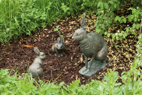 Preview: Bronzeskulptur Feldhase klein sitzend Preview: Bronzeskulptur Feldhase klein sitzend