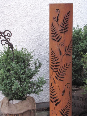 Dekosäule Farn aus Edelrost, rund
