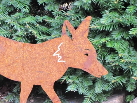 Edelrost Fuchs auf Querstange