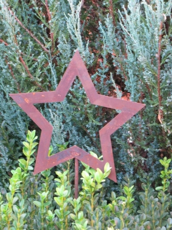Gartenstecker Stern offen groß aus Edelrost, schmale Ausführung