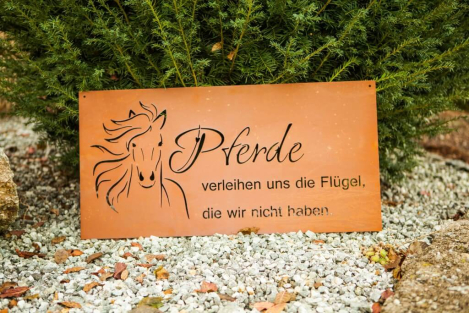 Edelrost Gedichttafel Pferde verleihen Flügel