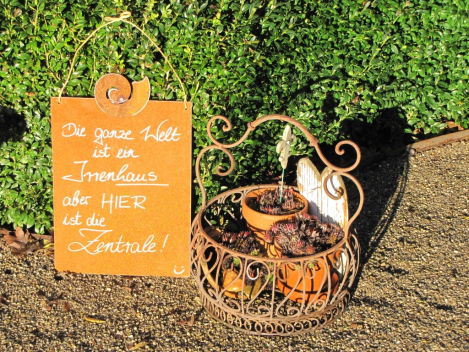 Edelrost Schild mit Schnecke Irrenhaus