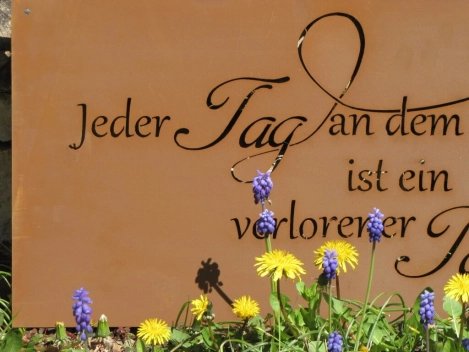 Edelrost Gedichttafel Spruchschild ein Tag ohne Lächeln