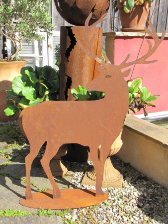 Edelrost Hirsch stehend