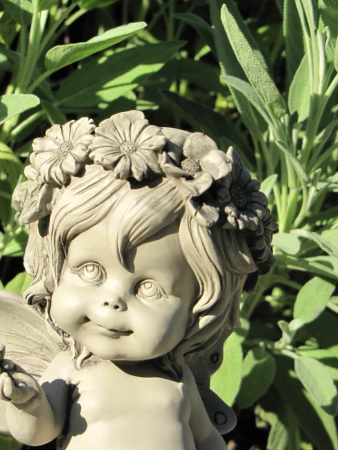 Elfe Lalula mit Blüte, Resin