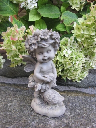 Elfe Lalula mit Gans aus Resin