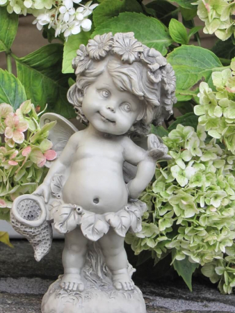 Elfe Lalula mit Schmetterling aus Resin