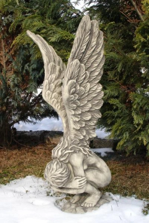 hockende Engelsfrau Rachel aus Steinguss 70 cm Rosteffekt