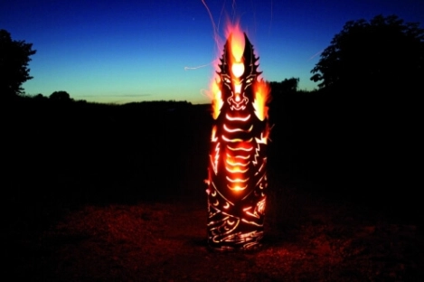 Edelrost Feuersäule Feuerdrache
