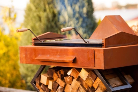 Grill Geometrie inkl. Grillrost und Holzlege