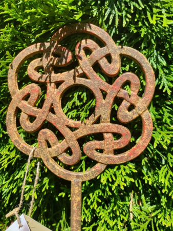 Edelrost Gusseisen Gartenstecker keltisches Rad des Glücks