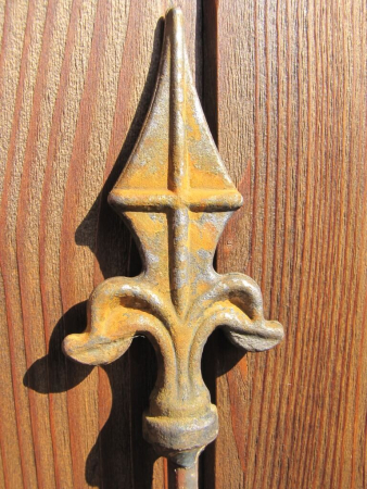 Preview: Edelrost Gartenstecker oder Rankstab mit Lilienspitze, 120 cm