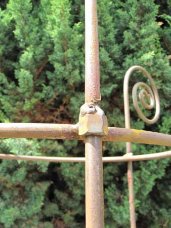 Staudenhalter aus Metall für Stauden, Durchmesser 40 cm Angels Garden