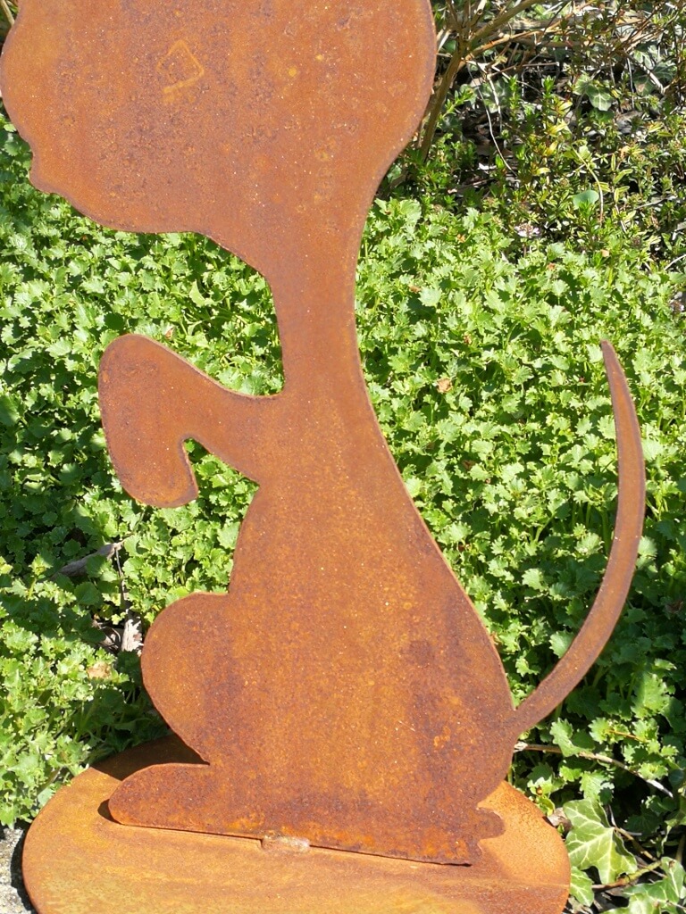 Edelrost Hund "Lumpi", auf Platte Angels Garden
