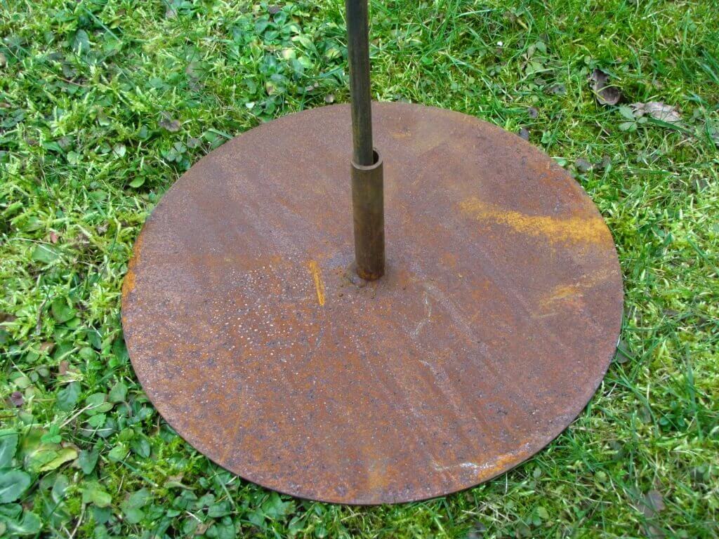 Edelrost Platte mit Rohr für Gartenstecker 12 mm Durchmesser - Angels