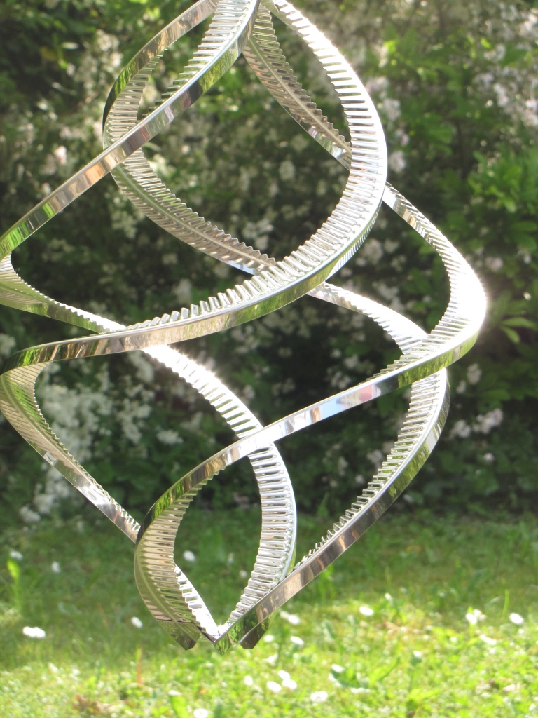 charmante Spiegelreflexion Windskulpturen Garten Dekor Hängende Windspiel Silber Herz LELE LIFE 3D Edelstahl Windspiel mit 360° drehbarem Haken 