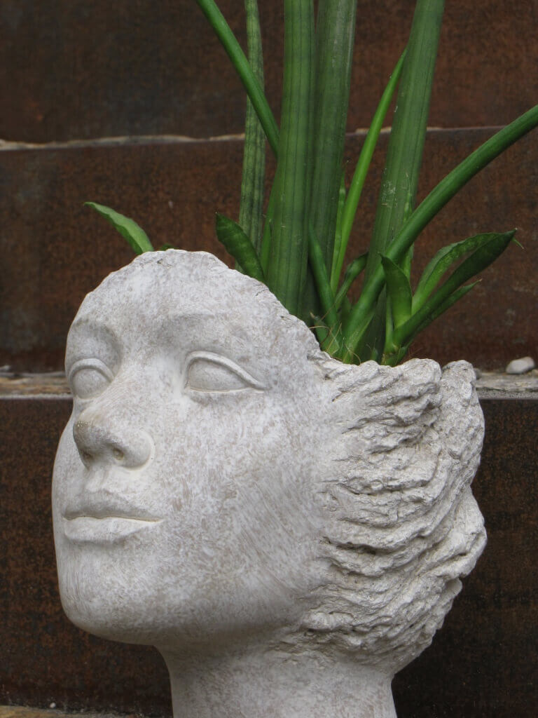 Pflanztopf mit Gesicht aus Zement - Angels Garden Dekoshop