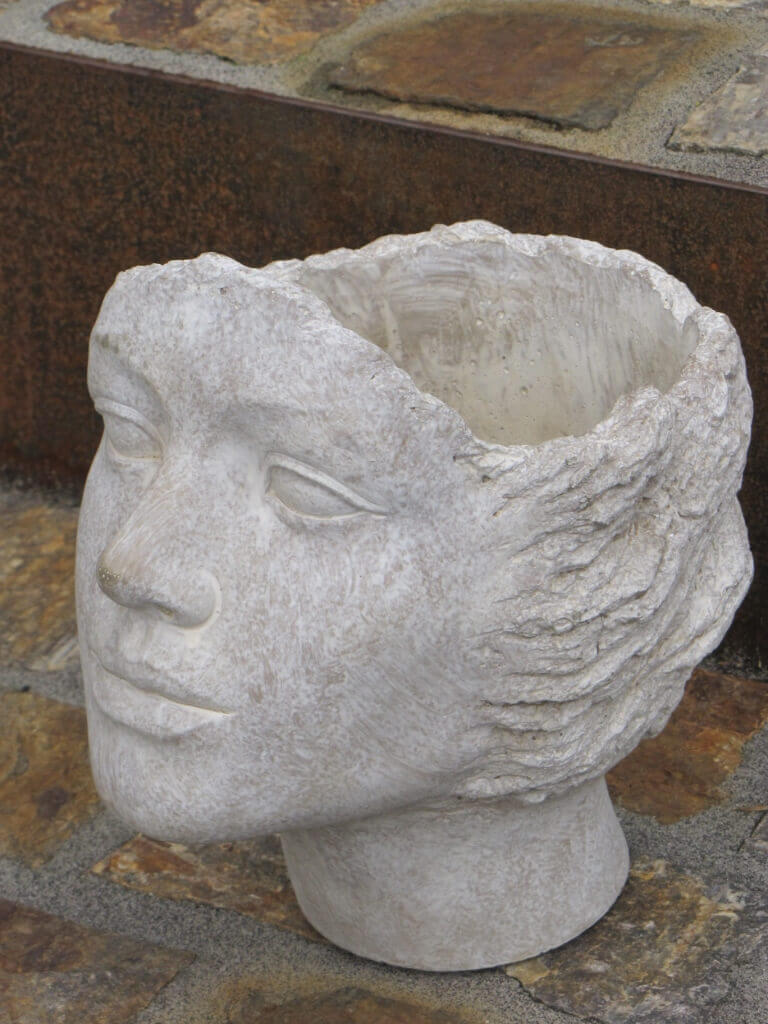 Pflanztopf mit Gesicht aus Zement - Angels Garden Dekoshop